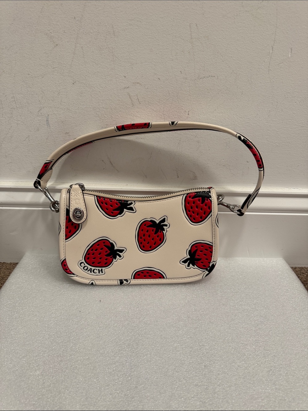 Coach Swinger Bag 20 with Strawberry Print & hangtag